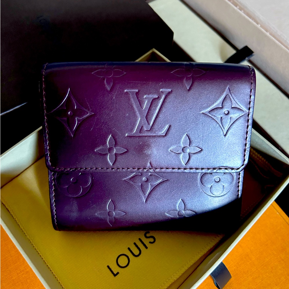 Louis Vuitton Compact wallet